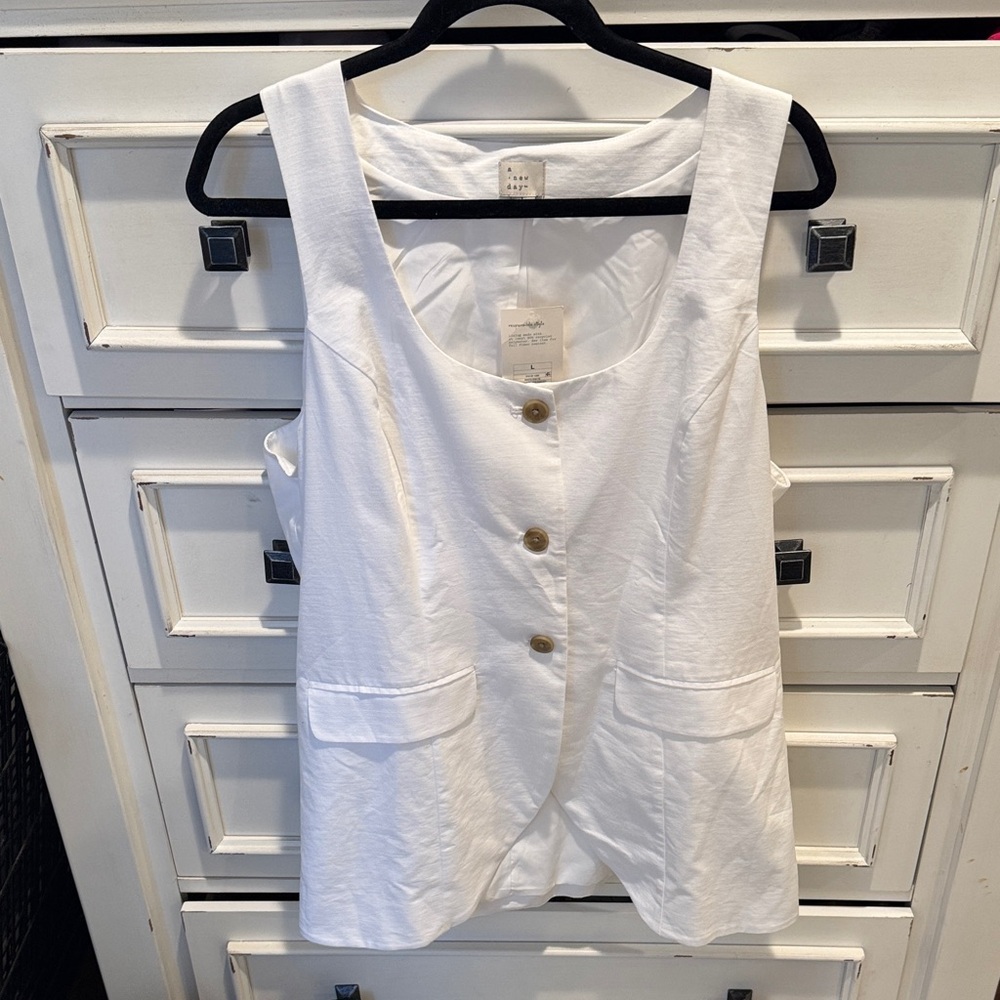 A New Day White Sleeveless Blouse